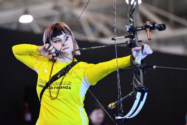 Elisa Roner oro compound