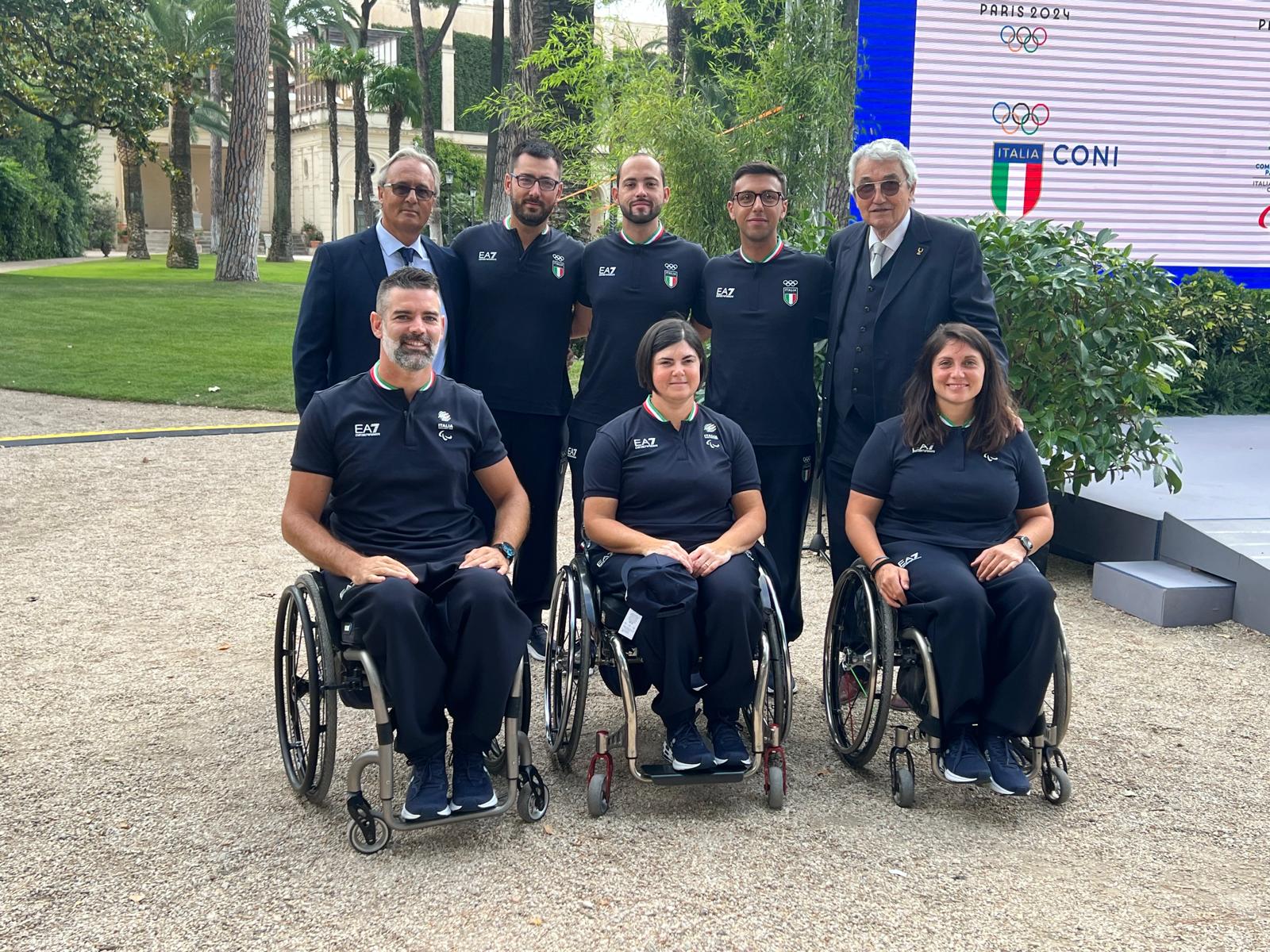 Parigi 2024: il Presidente Mattarella consegna la bandiera agli alfieri azzurri