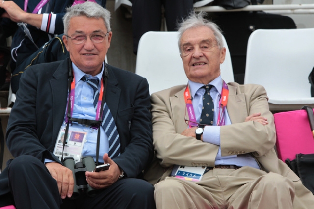 Il Presidente Mario Scarzella (sx) sugli spalti del Lord's Cricket Ground in compagnia di Francesco Gnecchi Ruscone (Presidente onorario della Wolrd Archery)