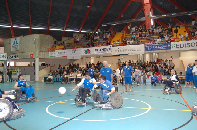 Il presidente Pancall impegnato sul campo di basket di Longarone