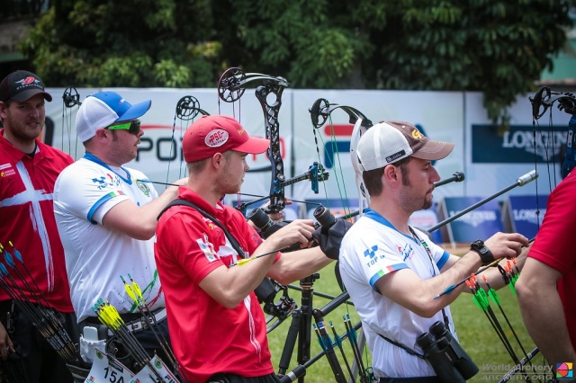 Due degli azzurri del compound