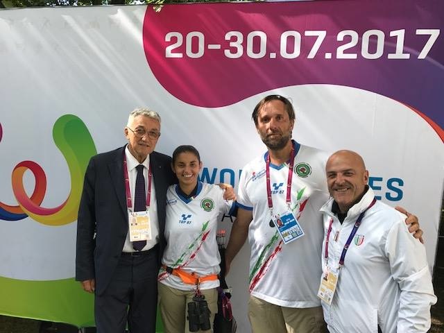 Cinzia Noziglia con il presidente Scarzella, il vice presidente Poddighe e il responsabile tecnico Giorgio Botto