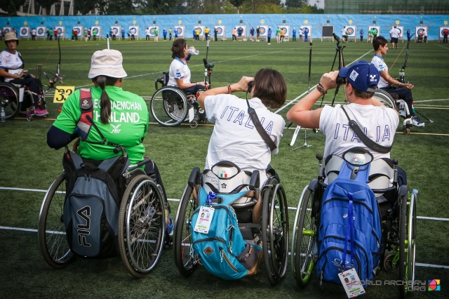 Le azzurre del ricurvo