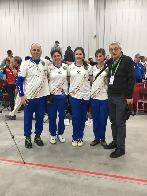 Le azzurrine del compound con il presidente Scarzella