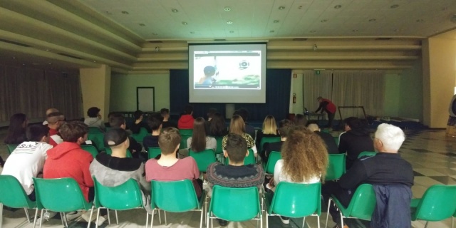 Gli studenti durante la lezione teorica 