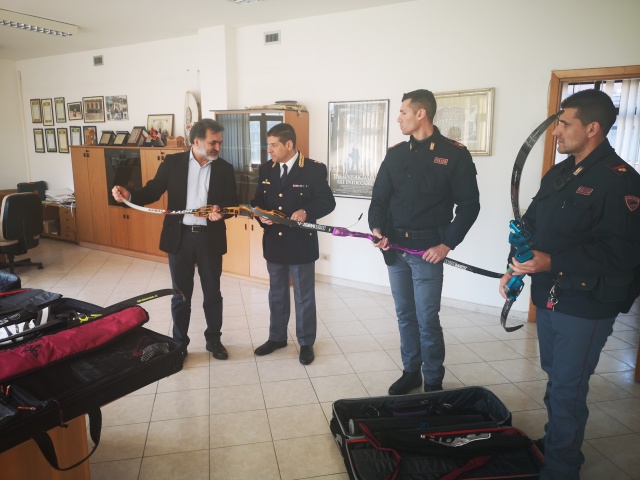 La Polizia ritrova gli archi rubati al Roma Archery Trophy