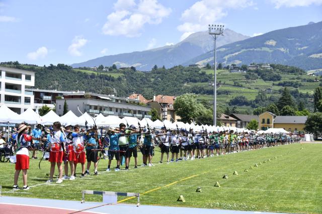 i giovani arcieri in gara a Merano