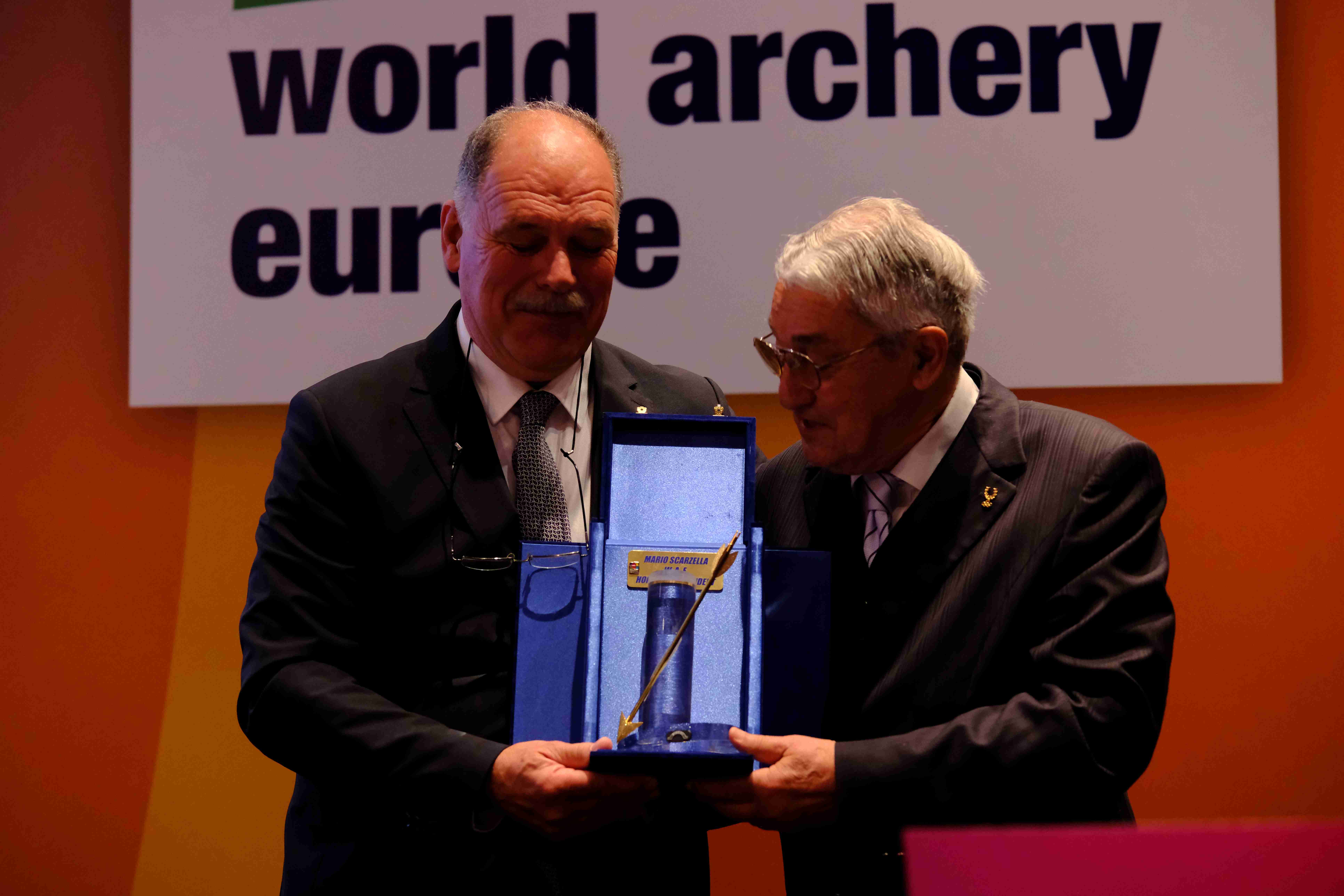 images/il_nuovo_PResidente_WAE_con_Mario_Scarzella_nominato_Presidente_Onorario_WAE.jpg