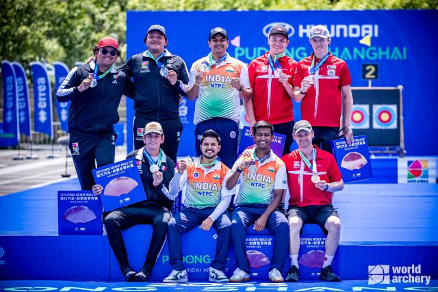 il podio compound squadre maschile